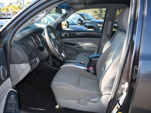 Used 2014 Toyota Tacoma PreRunner image 7