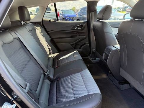 Used 2025 Chevrolet Trax LT FWD image 18