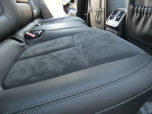 Used 2018 Porsche Macan Sport Edition image 42