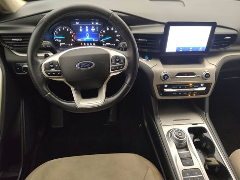Used 2020 Ford Explorer XLT w/ Comfort Package RWD image 22