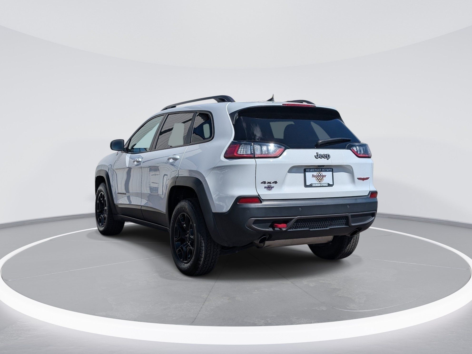 Used 2019 Jeep Cherokee Trailhawk w/ Cold Weather Group AWD/4WD image 5