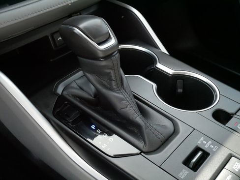 Certified 2020 Toyota Highlander XLE image 24