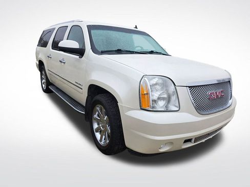 Used 2014 GMC Yukon XL Denali AWD/4WD image 3