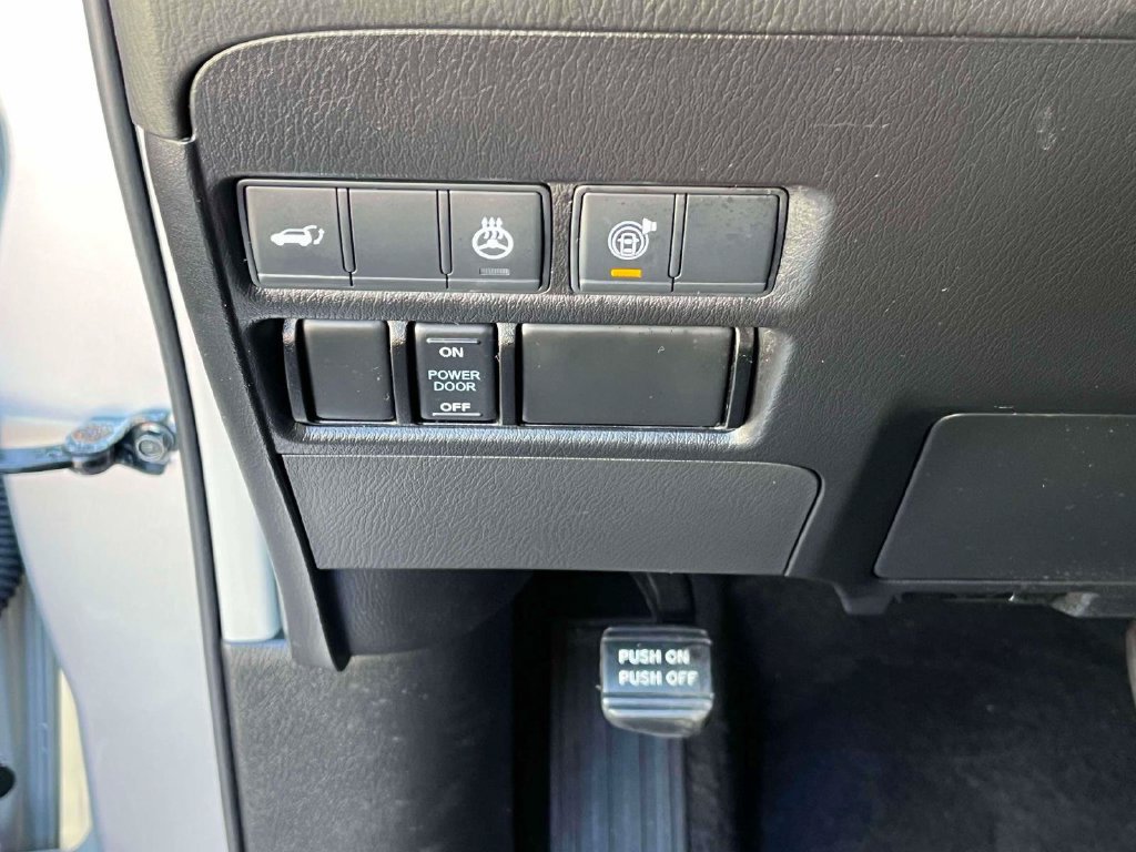 Used 2021 Nissan Armada Platinum w/ Captain's Chairs Package AWD/4WD image 21