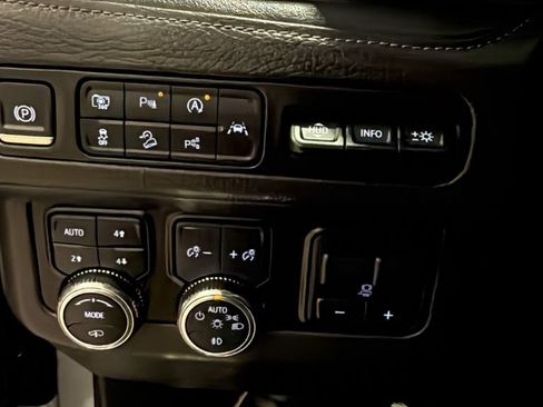 Used 2024 GMC Yukon Denali w/ Denali Reserve Package image 36