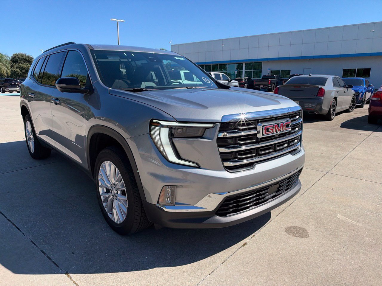 Certified 2026 GMC Acadia Elevation w/ Elevation Premium Package FWD image 7