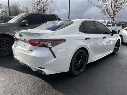 Used 2022 Toyota Camry XSE image 4