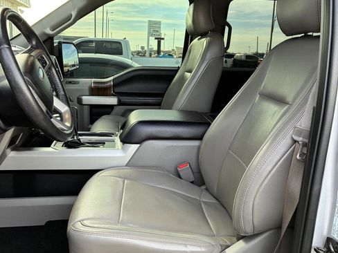 Used 2017 Ford F150 Lariat image 3