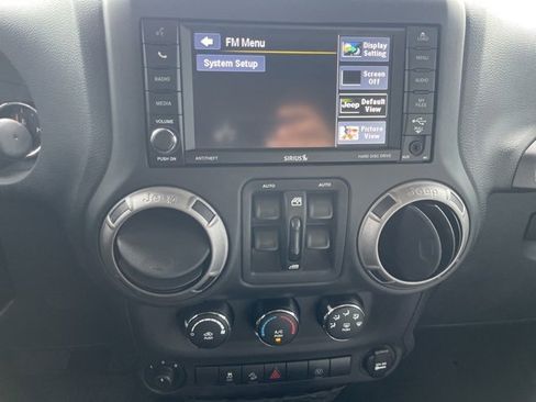 Used 2017 Jeep Wrangler Unlimited Sport image 4