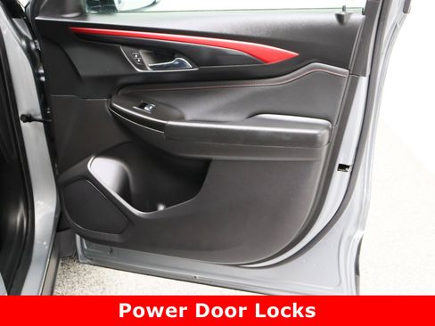 Used 2024 Chevrolet TrailBlazer RS image 34