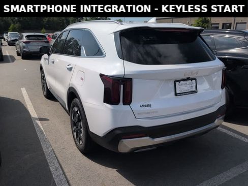 Used 2025 Kia Sorento S w/ Panoramic Sunroof Package FWD image 6