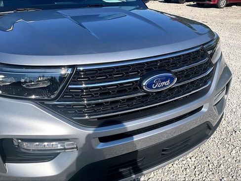 Used 2024 Ford Explorer XLT w/ Equipment Group 202A AWD/4WD image 29