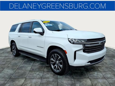 Used 2022 Chevrolet Suburban LT image 1