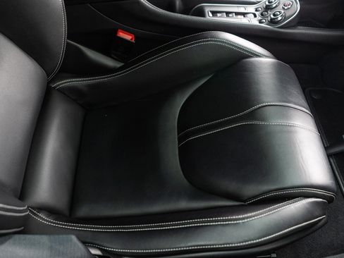 Used 2019 McLaren 570S Coupe RWD image 37
