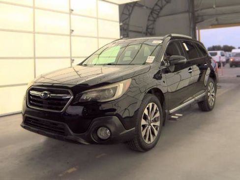 Used 2018 Subaru Outback 3.6R Touring AWD/4WD image 19