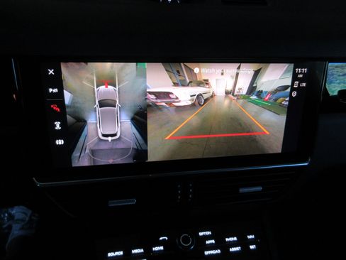 Used 2023 Porsche Cayenne image 71