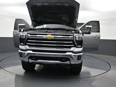 Used 2024 Chevrolet Silverado 2500 LTZ w/ LTZ Premium Package AWD/4WD image 38