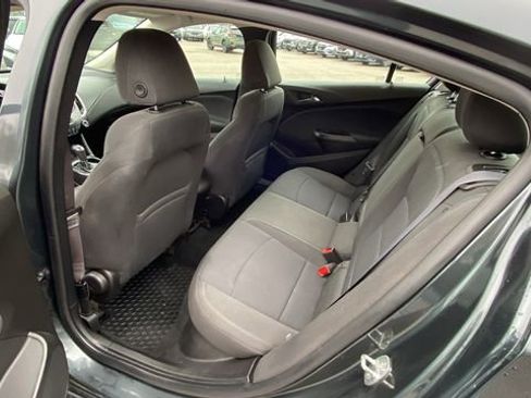 Used 2017 Chevrolet Cruze LT image 31