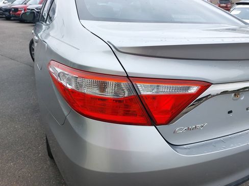 Used 2015 Toyota Camry SE FWD image 35