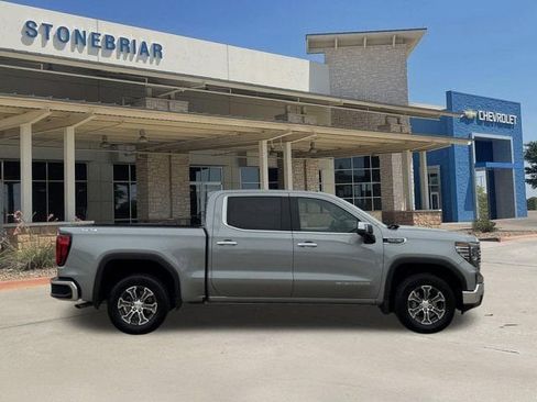 Used 2026 GMC Sierra 1500 SLT AWD/4WD image 4