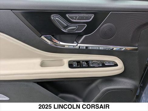 New 2025 Lincoln Corsair FWD w/ Equipment Group 101A image 7