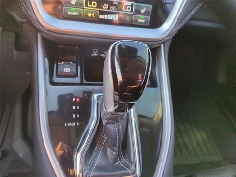 Used 2024 Subaru Outback Premium AWD/4WD image 12