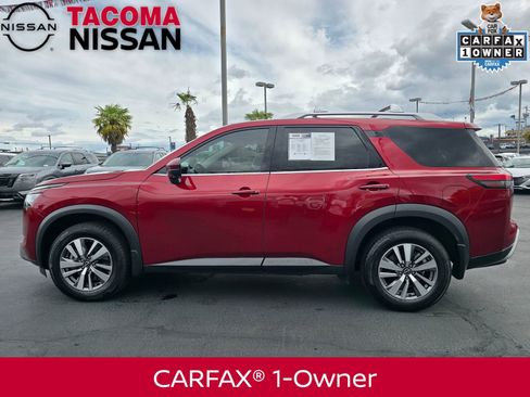 Used 2023 Nissan Pathfinder SL w/ Black Appearance Package AWD/4WD image 2