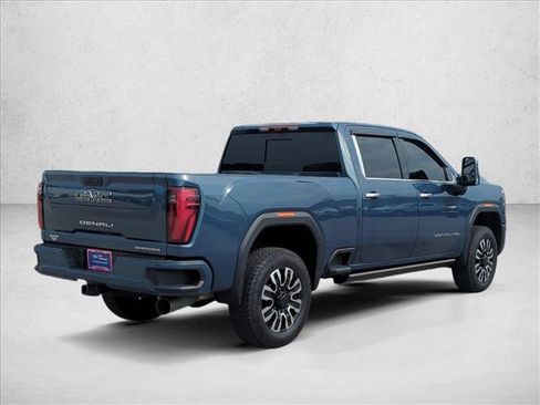 Used 2026 GMC Sierra 2500 Denali Ultimate AWD/4WD image 6