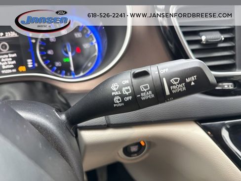 Used 2021 Chrysler Voyager Lxi image 17