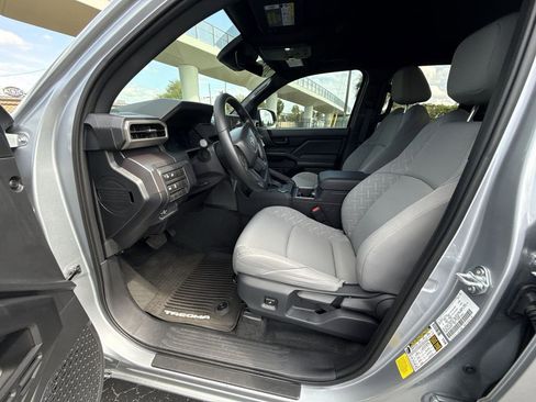 Used 2025 Toyota Tacoma SR5 image 30