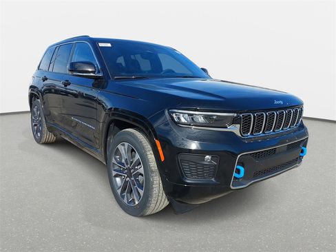 New 2024 Jeep Grand Cherokee Overland w/ Luxury Tech Group IV image 3