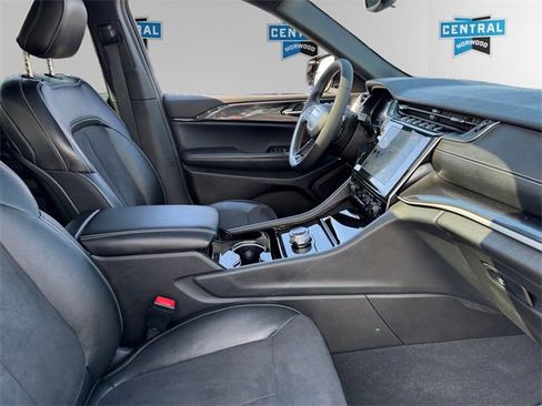 Certified 2023 Jeep Grand Cherokee Altitude image 16