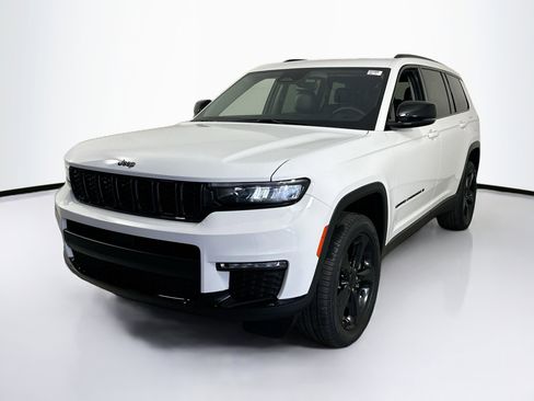 Used 2023 Jeep Grand Cherokee L Limited w/ Black Appearance Package RWD image 1