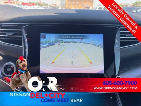 Used 2024 Jeep Wagoneer L Series II RWD image 23
