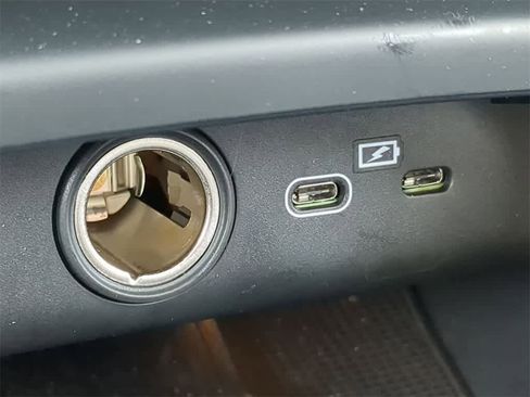 Used 2026 Volvo XC40 B5 Core w/ Protection Package Premier image 29