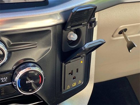 Used 2024 Ford F150 Platinum w/ Equipment Group 703A Plus image 27