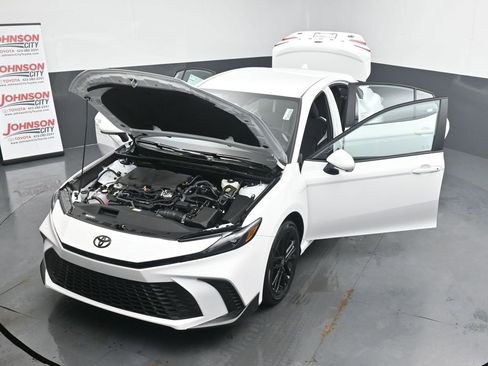 New 2026 Toyota Camry SE image 37
