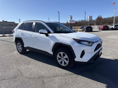 Used 2019 Toyota RAV4 LE image 7