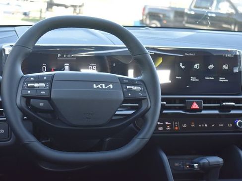 New 2026 Kia Sportage EX image 19