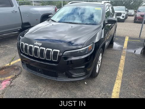Used 2021 Jeep Cherokee Latitude FWD image 1