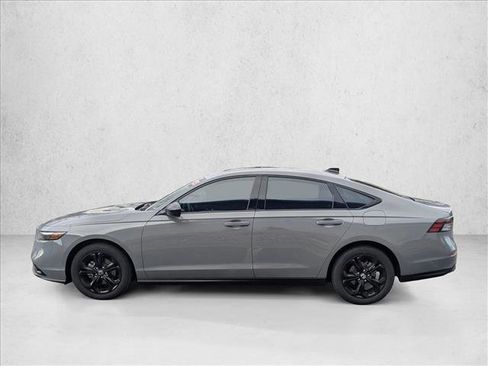 Certified 2025 Honda Accord SE image 9