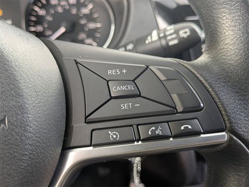 Used 2017 Nissan Rogue S image 16