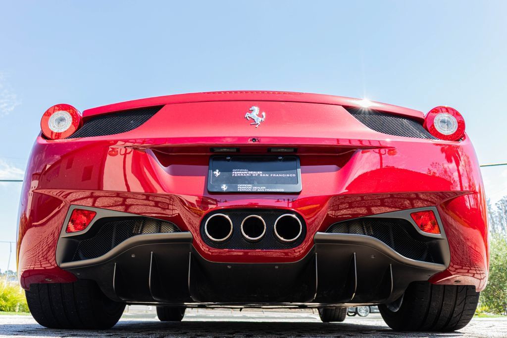 Used 2013 Ferrari 458 Italia Coupe RWD image 23