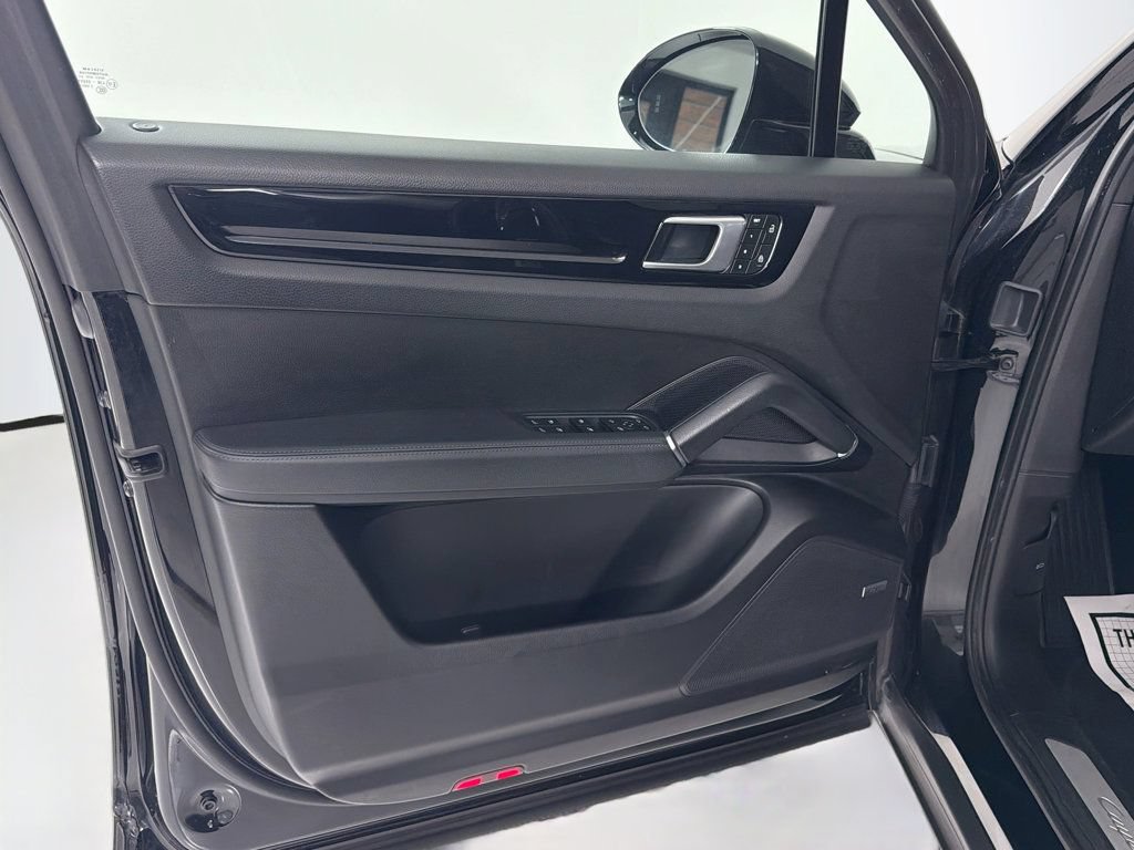 Certified 2023 Porsche Cayenne S AWD/4WD image 11