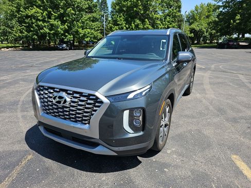 Used 2022 Hyundai Palisade SEL w/ 8P Bench Seat Package AWD/4WD image 2
