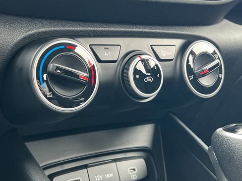 New 2026 Hyundai Venue SE image 20