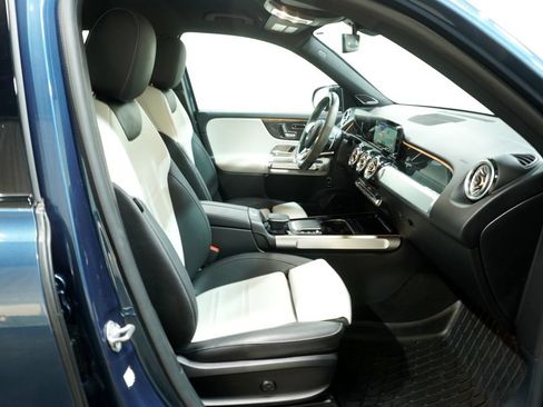 Used 2023 Mercedes-Benz GLB 35 AMG 4MATIC image 13
