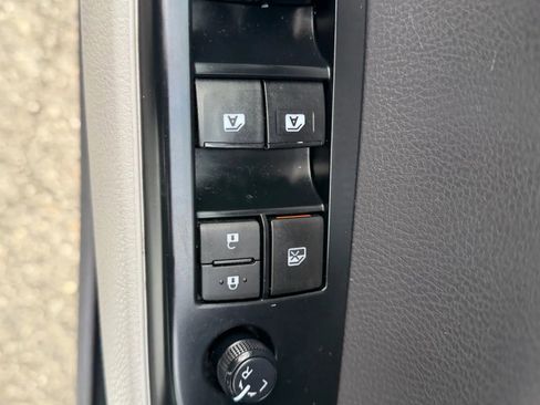 Used 2020 Toyota Camry LE image 21