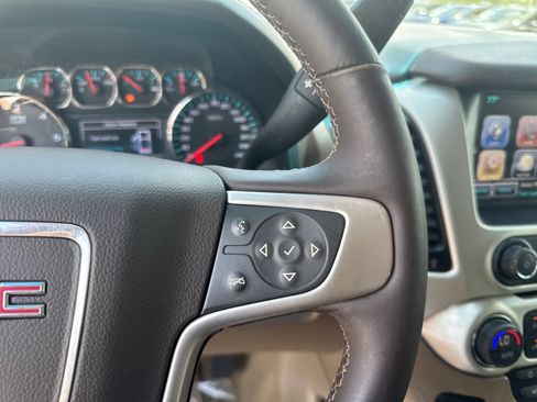Used 2017 GMC Yukon SLT AWD/4WD image 17