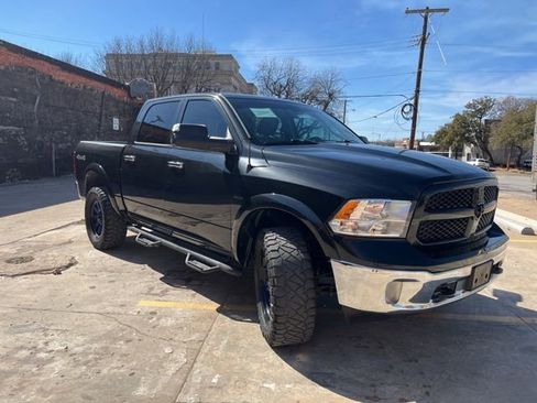 Used 2018 RAM 1500 SLT image 2